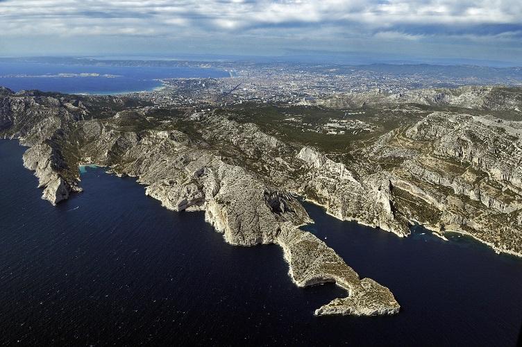 5-sormiou_morgiou_sugiton_aerienne-launette-parc-national-calanques-marseille-cassis-la-ciotat.jpg