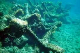 Structures immergées en béton de l'armée allemande dans la calanque de Sormiou