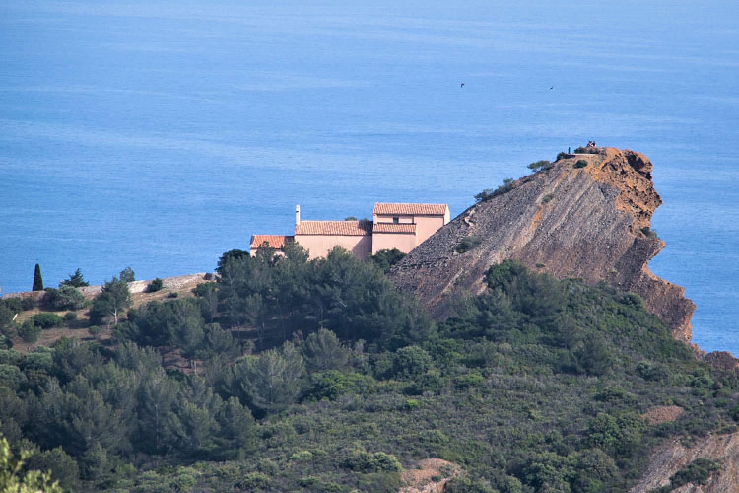 2-chapelle_notre_dame_de_la_garde_-_la_ciotat_-_pncal.jpg