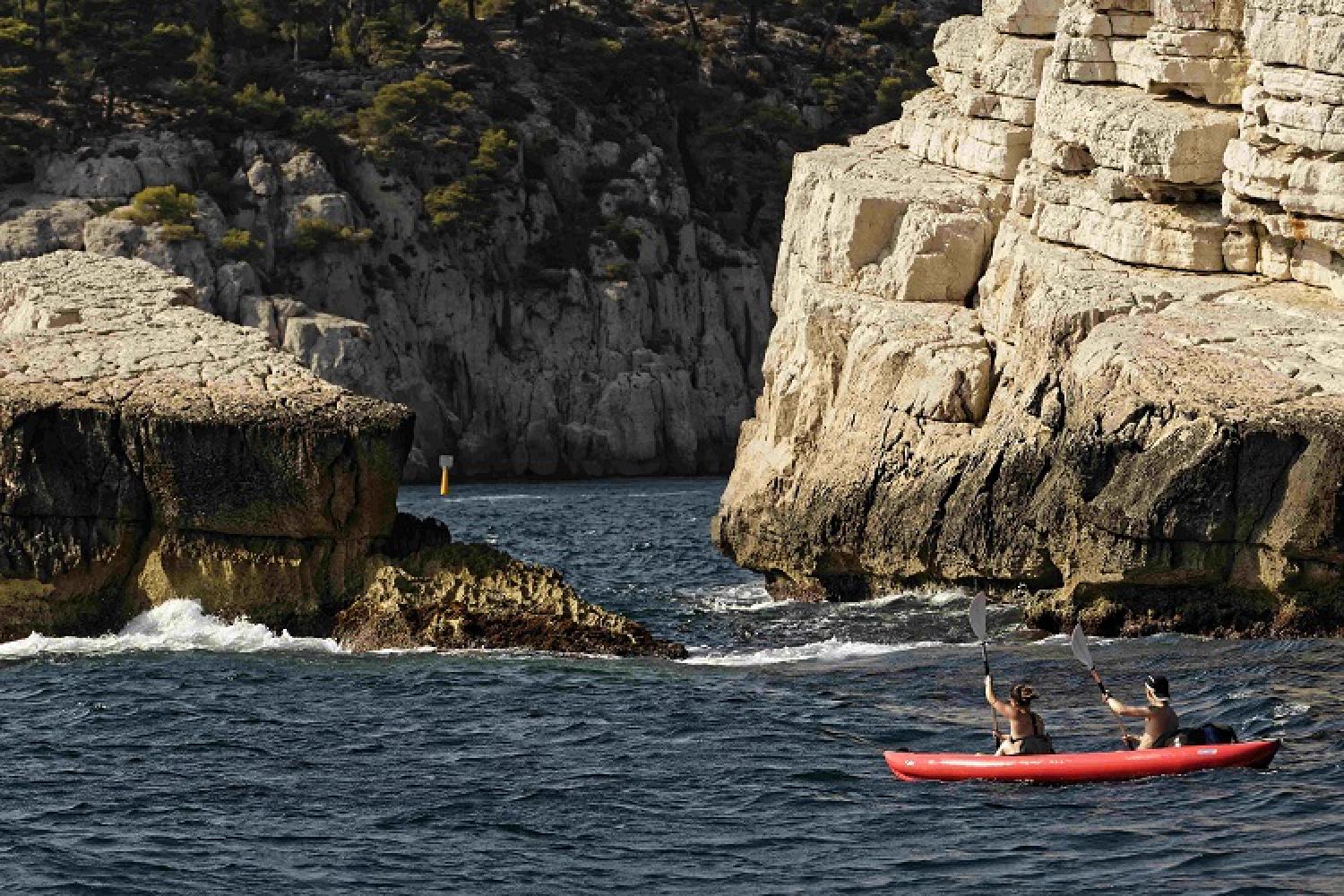 2-kayak-p-richaud-parc-national-calanques-marseille-cassis-la-ciotat.jpg