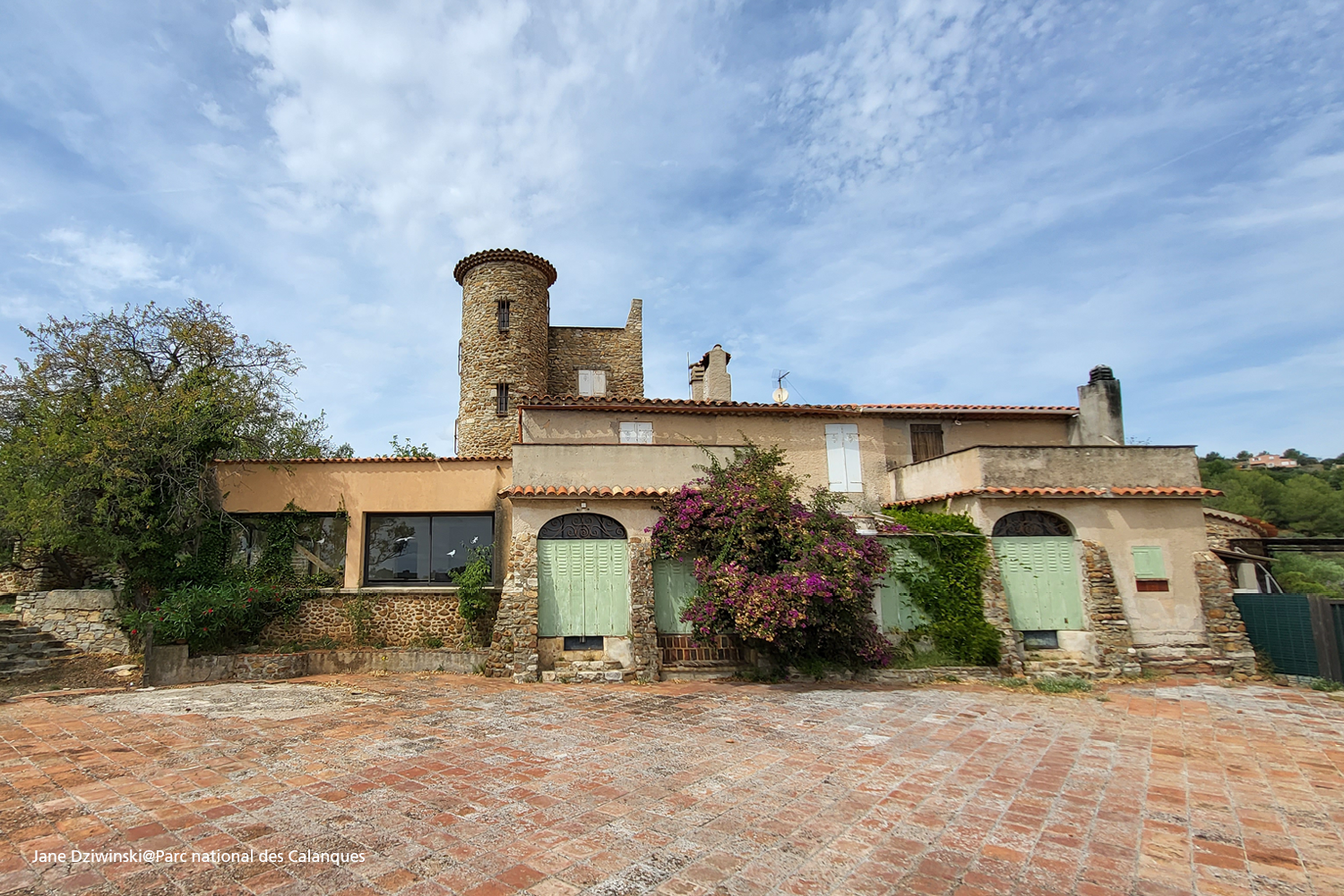 La Villa Michel Simon devient la 1ere Maison du Parc national des Calanques. Appel à dons !