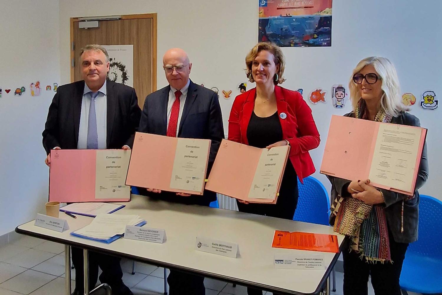 Signature de la convention entre l'Académie Aix-Marseille, l'Inspé d'Aix-Marseille et le Parc national des Calanques